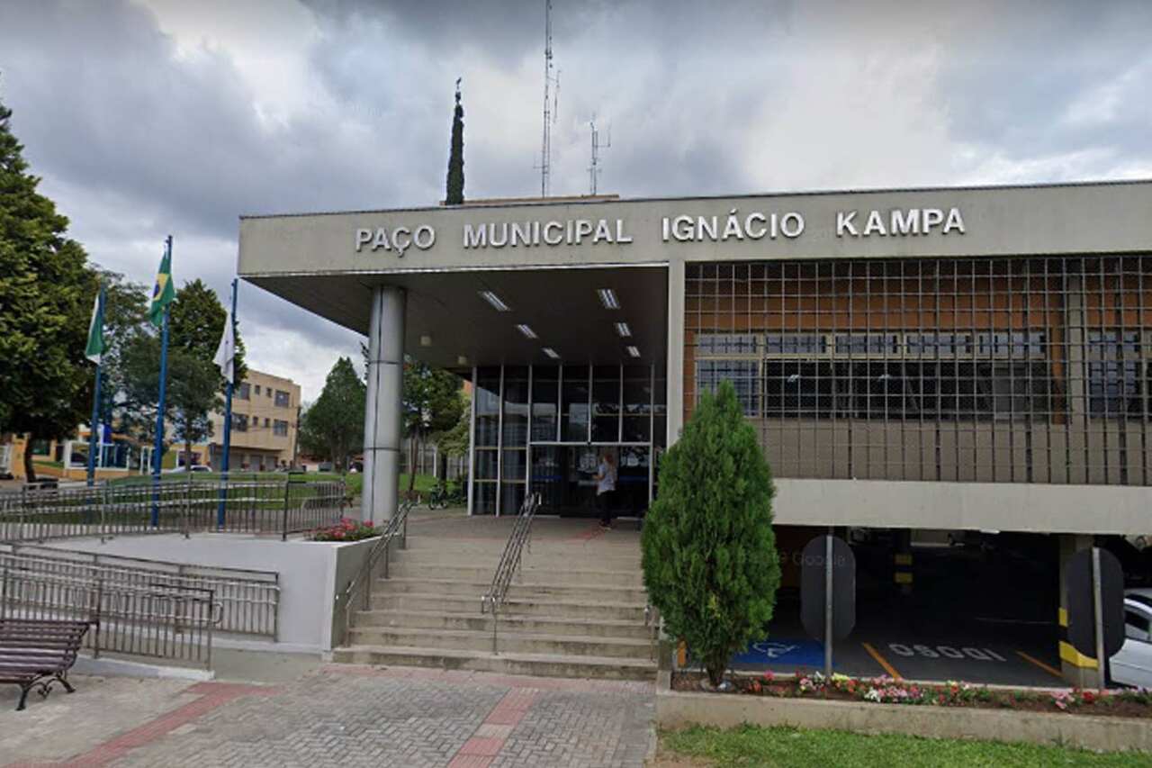 Foto do Paço Municipal Ignácio Kampa Araucária PR 
