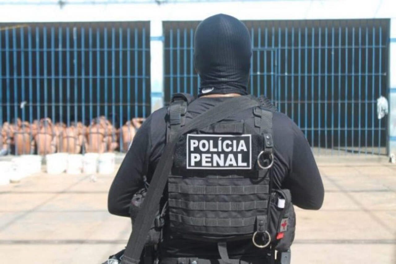 Concurso Polícia Penal Pará 2024: agente penitenciário dentro de penitenciária 