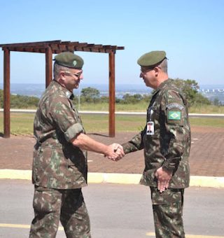 Agentes do DCT do Exército brasileiro